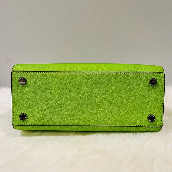 NWT Michael Kors Selma Saffiano Leather Medium Bag - Picture 4 of 7